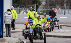 Oyak Renault çalışanlarının çocuklarına uygulamalı trafik eğitimi