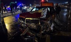 Sakarya'da otomobilin minibüse çarptığı kazada 2 kişi yaralandı