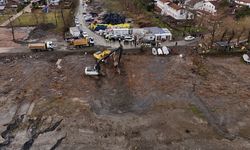 Sapanca Gölü kıyısındaki kaçak yapıların yıkımına başlandı