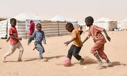 Sudan'daki El-Affad Mülteci Kampı, acılarını yüklenip yerinden edilen binlerce kişiyi barındırıyor