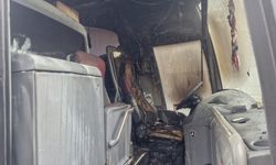 Tokat'ta park halindeki yolcu otobüsünde çıkan yangın kamerada