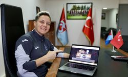 Trabzonspor Kadın Futbol Takımı'nın teknik direktörü Özgüvenç, AA'nın 'Yılın Kareleri' oylamasına katıldı