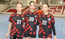 Üçüz kardeşlerin hentbol sevgisi