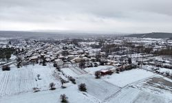 Uşak'ın yüksek kesimlerinde kar etkili oldu