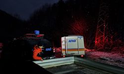 Yalova'da kar nedeniyle yolda mahsur kalan 10 araçtaki 35 kişi kurtarıldı