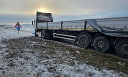 Yozgat'ta üç aracın karıştığı kazada 3 kişi yaralandı