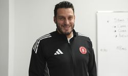 Ziraat Bankkart Voleybol Takımı Başantrenörü Mustafa Kavaz, AA'nın 'Yılın Kareleri' oylamasına katıldı