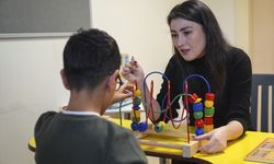 6 ŞUBAT DEPREMLERİNİN ÜÇÜNCÜ YILI - Depremde kızını kaybeden öğretmen, evlat acısını özel gereksinimli öğrencilerle hafifletiyor