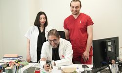 6 ŞUBAT DEPREMLERİNİN ÜÇÜNCÜ YILI - Doktorluk yaptığı gemide dünyaya gelen bebekle iletişimini koparmıyor