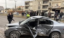 Adıyaman'da park halindeki araca çarpan otomobildeki 3 kişi yaralandı