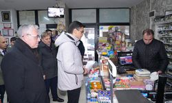 Ankara'da öğrenciler ve öğretmenler bakkalların veresiye defterindeki borçları ödedi