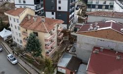 Ankara'nın Gölbaşı ilçesinde istinat duvarının çökmesi nedeniyle 5 apartman tahliye edildi