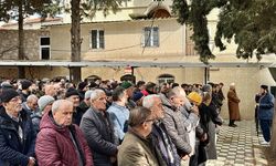 Annesi, eşi ve kızını öldürüp intihar eden kişi ile annesinin cenazesi Kocaeli'de defnedildi