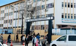 Antalya'da okulda çıkan yangın söndürüldü