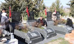 Asrın felaketinde kaybettiği 4 yakınının acısını ilk günkü gibi yaşıyor