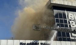 Bağcılar'da 2 katlı binada çıkan yangın söndürüldü