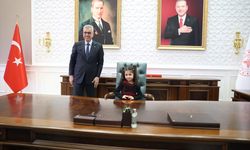 Bakan Memişoğlu, 'sağlık elçisi' Doğa ve sigarayı bıraktırdığı dedesiyle bir araya geldi