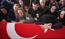 Balıkesir'de F-16 uçağının kaza kırıma uğraması sonucu şehit olan pilot İzmir'de defnedildi