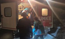 Bingöl'de yolu kardan kapanan köydeki hastayı UMKE hastaneye ulaştırdı