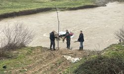 Bolu'da çaya düşen otomobil 500 metre sürüklendi