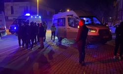 Bursa'da servis minibüsü ile otomobilin çarpıştığı kazada 9 kişi yaralandı