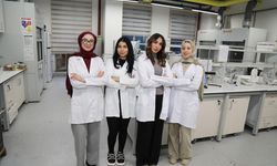 Bursa'da üniversite öğrencileri nişasta atıklarından ambalaj filmi üretti