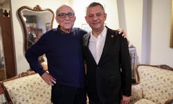CHP Genel Başkanı Özel, yazar Ataol Behramoğlu'nu ziyaret etti