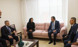 Cumhurbaşkanı Yardımcısı Yılmaz, Mersin'de şehit baba-oğulun ailesini ziyaret etti