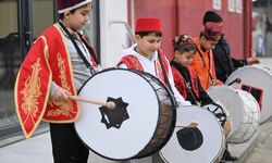 Düzce'de çocuklar ramazanı davullar eşliğinde karşıladı