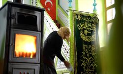Erzincan'daki tarihi cami, imece usulüyle temizlendi