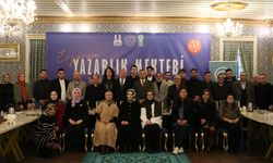 Erzurum'da genç kalemler 'Yazarlık Mektebi' programından sertifikalarını aldı