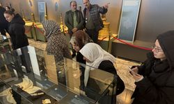 Erzurum'da kutsal emanetler sergisi ziyaretçi akınına uğradı