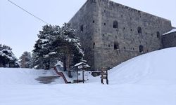 Erzurum'daki 'ecdat yadigarı' Aziziye Tabyaları karla kaplandı