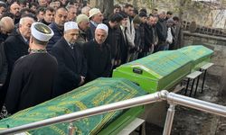 Erzurum'daki trafik kazasında hayatını kaybeden 3 kişinin cenazesi defnedildi