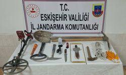 Eskişehir'de kaçak kazı yapan 3 kişi suçüstü yakalandı
