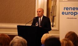 Gazeteci Nahide Deniz, Atatürk'ün Sofya yıllarını anlatan kitabını Bulgaristan'da tanıttı