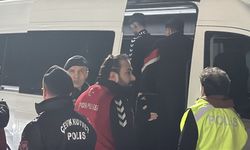 GÜNCELLEME 2 - Samsun'da Trabzonspor takım otobüsünü taşladıkları iddiasıyla 6 kişi gözaltına alındı