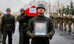 Hakkari'de rahatsızlanan ve kaldırıldığı hastanede şehit olan asker için tören düzenlendi