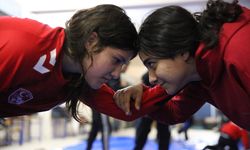 Hatay'da okuldaki kursta güreşle tanışan öğrenciler şampiyonalara hazırlanıyor