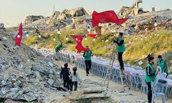 İDDEF, ramazanda kurduğu iftar sofralarıyla Gazzelilere moral oluyor