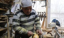 Isparta'da ahşap oyma ustası sanatını yaşatmaya çalışıyor