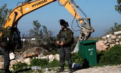 İsrail ordusu, Batı Şeria'nın Beyt Avva beldesinde Filistinlilere ait bir evi daha yıktı