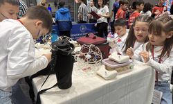 İstanbul'da yapılan dron futbolu maçlarında öğrenciler kıyasıya yarıştı