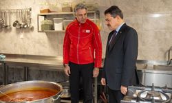 İzmir'de yükümlülerin iftar için hazırladığı yemekler 2 bin kişiye ulaştırılıyor