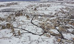 Karla kaplanan Kapadokya dronla görüntülendi