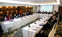 Kırgızistan hükümeti yetkilileri, ABD'li 32 şirketin temsilcisiyle görüştü