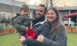 Kocaeli'de DMD hastası Uras Ege için gökyüzüne balonlar bırakıldı