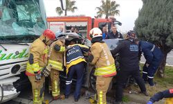 Manisa'da 3 aracın karıştığı kazada 6 kişi yaralandı