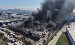 Manisa'da şekerleme fabrikasında yangın çıktı