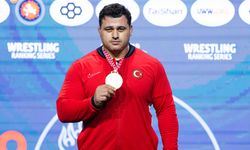 Milli güreşçi Rıza Kayaalp, mindere altın madalyayla döndü